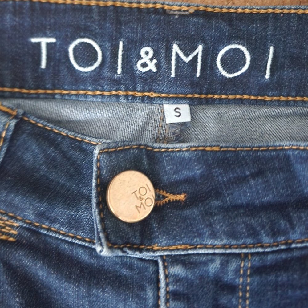 Toi et Moi, never worn!! Gorgeous blue hip-hugging bell bottom jeans